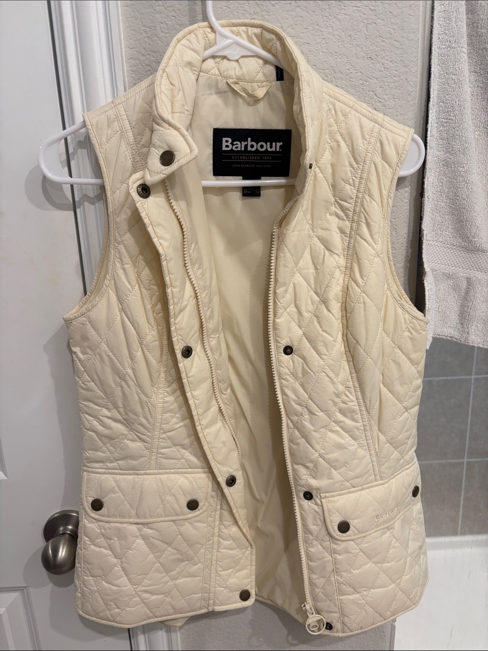 Barbour Cream Quilted Sleeveless Vest